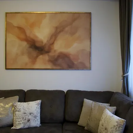 Golden Heaven Appartement *