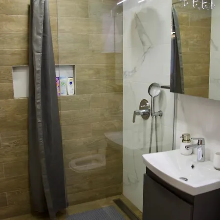 Golden Heaven Apartman *